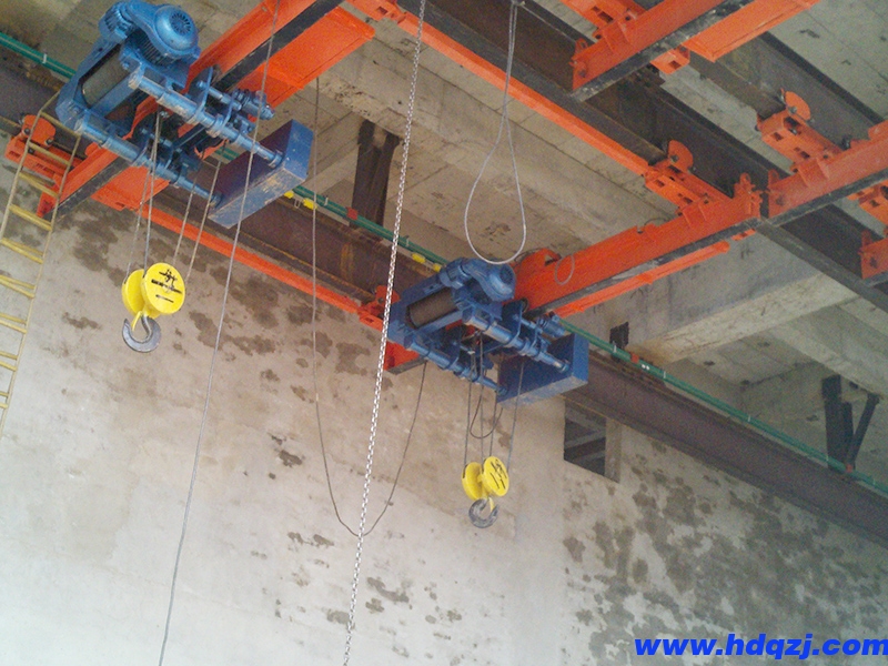 XG型電動(dòng)懸掛過(guò)軌起重機(jī) XG型電動(dòng)懸掛過(guò)軌起重機(jī)
